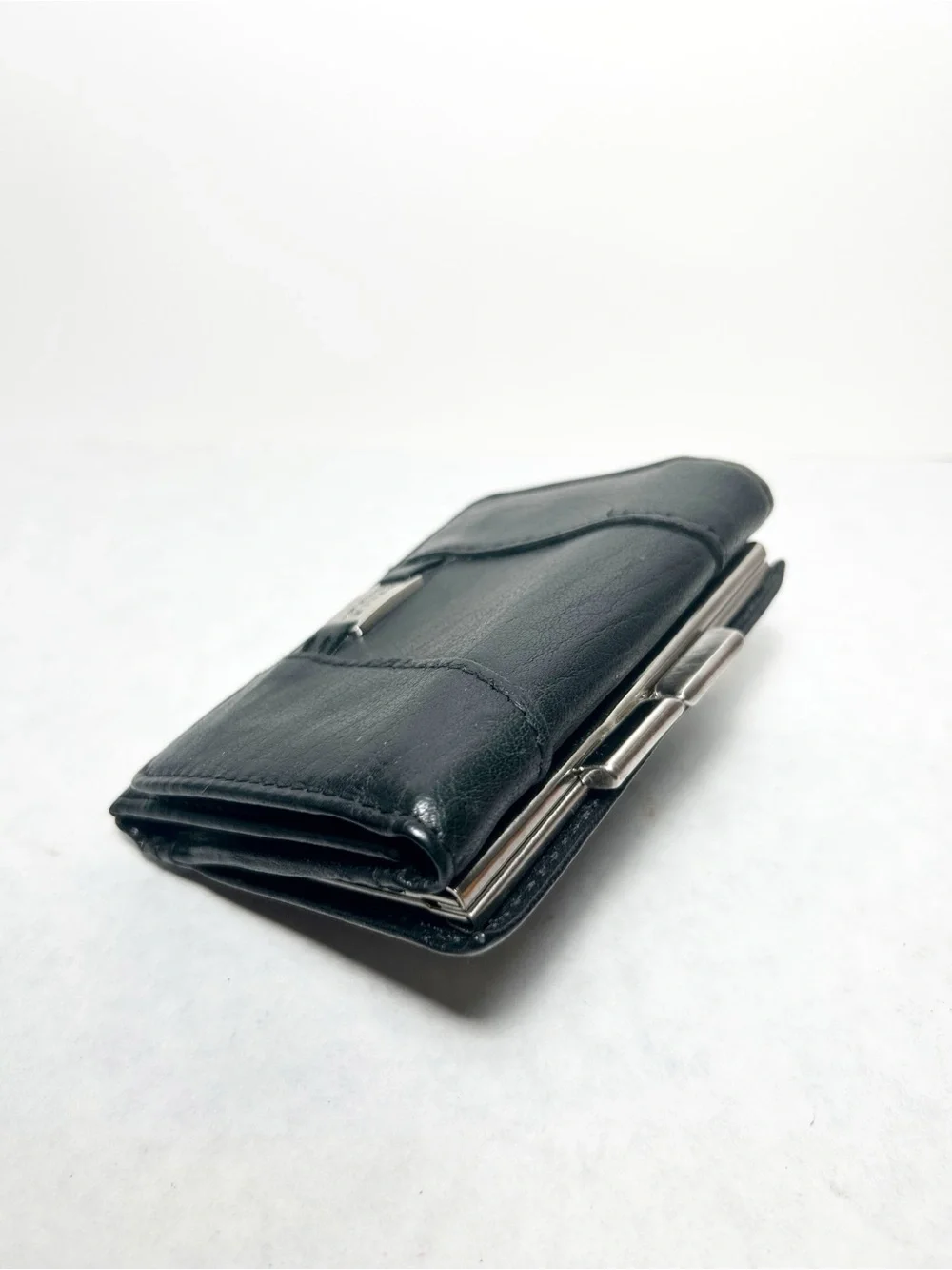 Pelle Studio Genuine Leather Black Trifold Wallet with Kiss Lock EUC